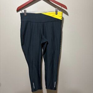 Nike Livestrong Capri Leggings